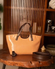 Gloss tote